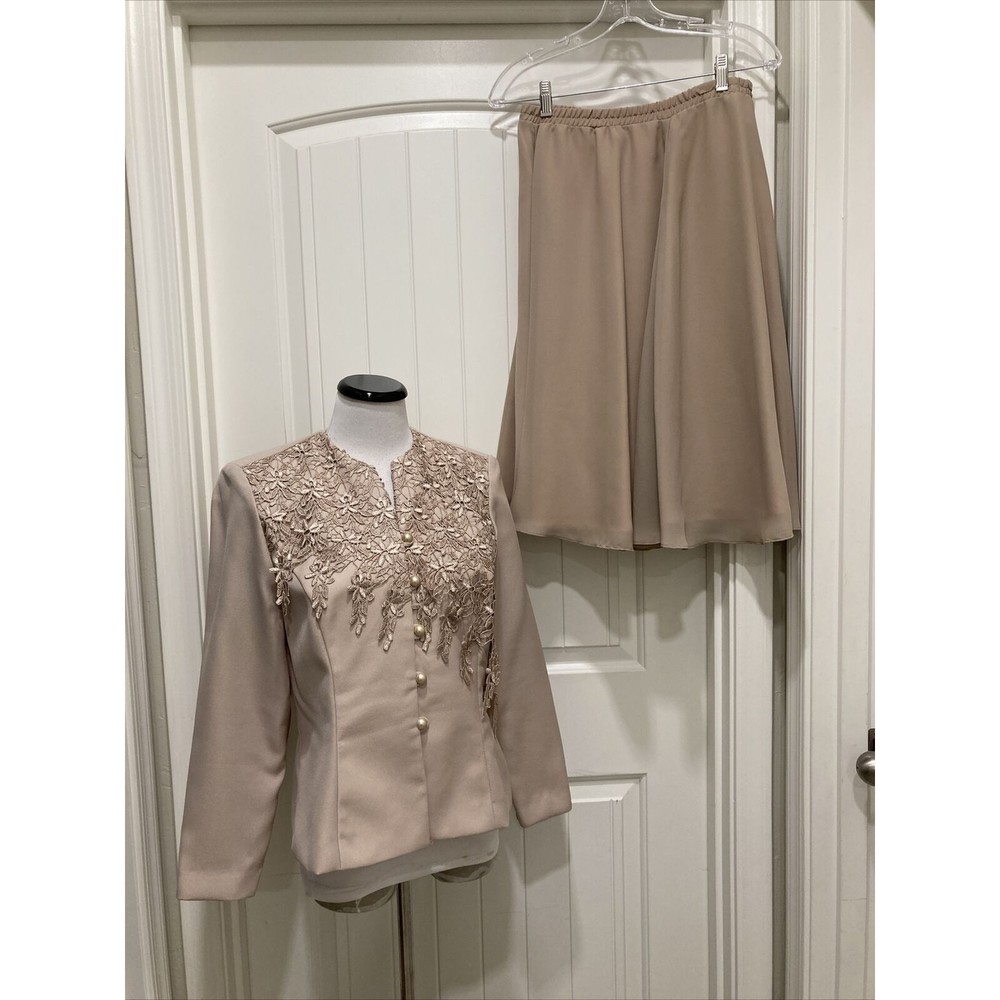 Special Occasion Skirt Suit Serbia Beige SZ 10P Lace Poly Crepe Poly
